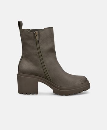 Chelsea boots