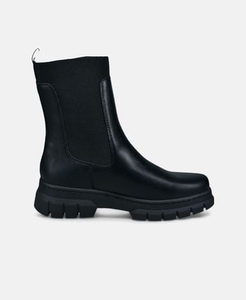 Chelsea boots