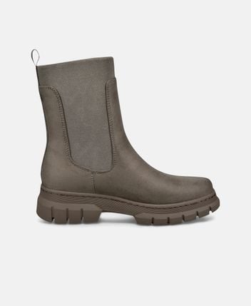 Chelsea boots