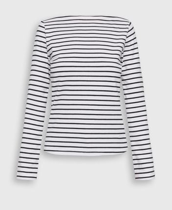Long-sleeved top