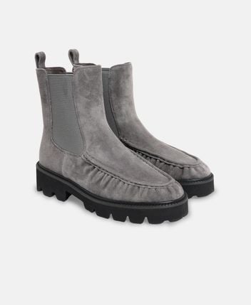 Chelsea boots