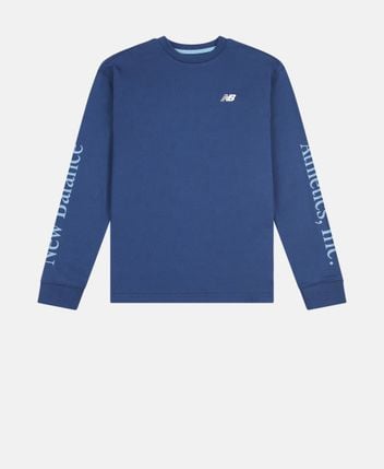 Long-sleeved top