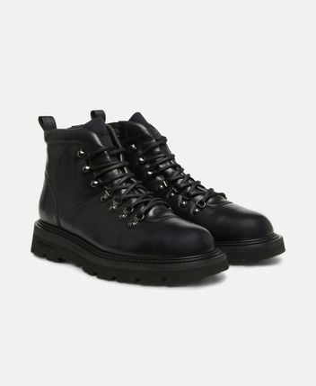 Lace-up ankle boot