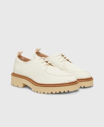 Lace-up shoes