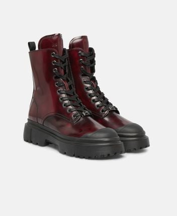 Lace-up ankle boot