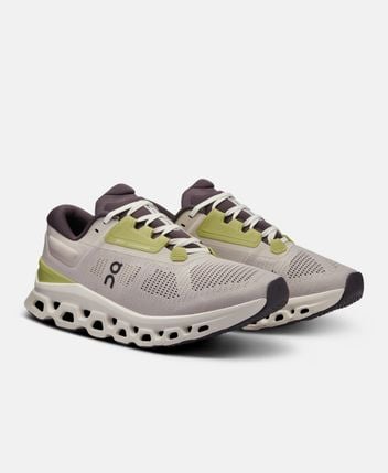 Running shoes Cloudstratus 3