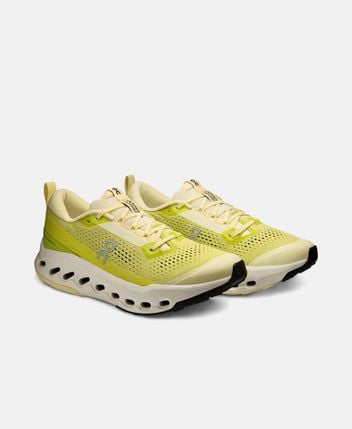 Trekking shoes