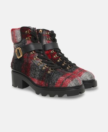 Lace-up ankle boot