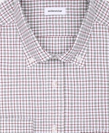 Long-sleeved shirt