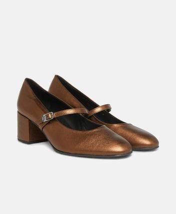 Mary Jane pumps