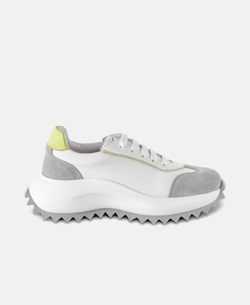 Chunky sneakers