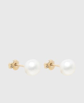 Pearl studs