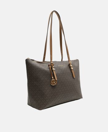 Shopper Quinn