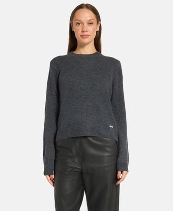 Wool pullover
