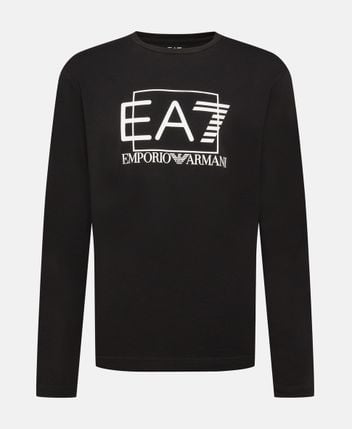 Long-sleeved top