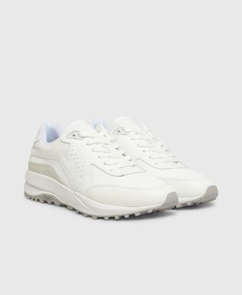 Golf shoes
