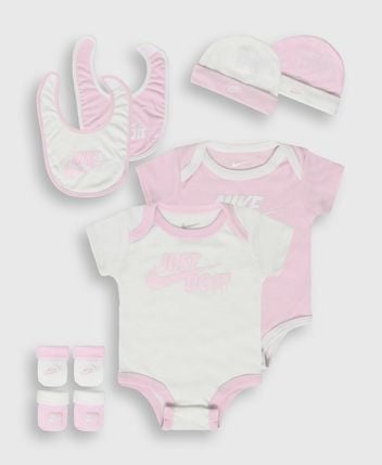 Body, hat and bib set