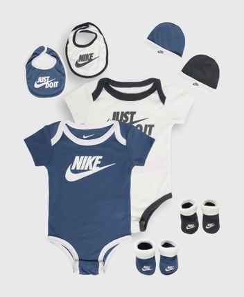 Body, hat and bib set