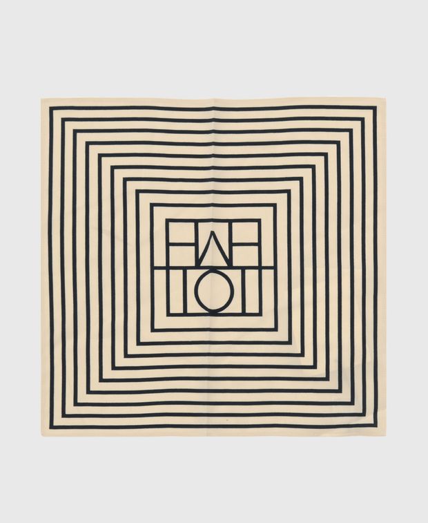 TOTEME 시그니처 넥커프