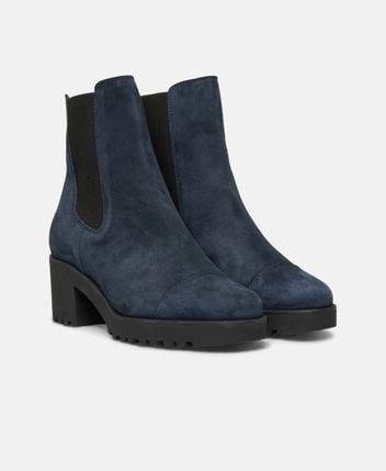 Chelsea boots