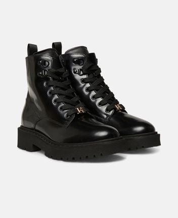 Lace-up ankle boot