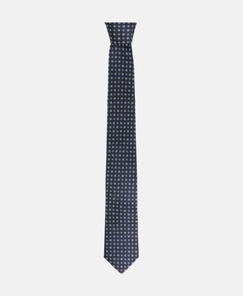 Silk tie