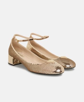 Ankle strap pump