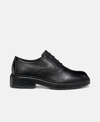 Lace-up shoes