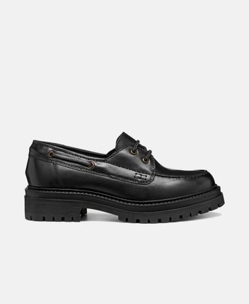 Lace-up shoes