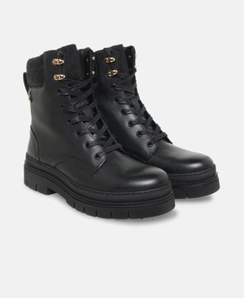 Lace-up ankle boot Cleated