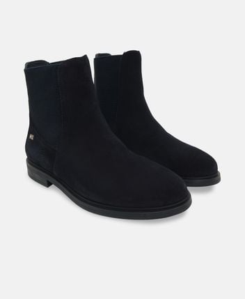 Chelsea boots