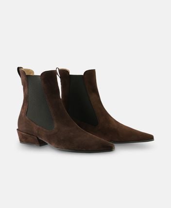 Chelsea boots