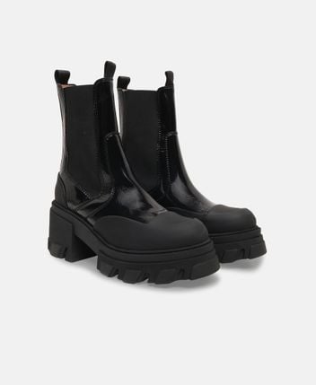 Chelsea boots