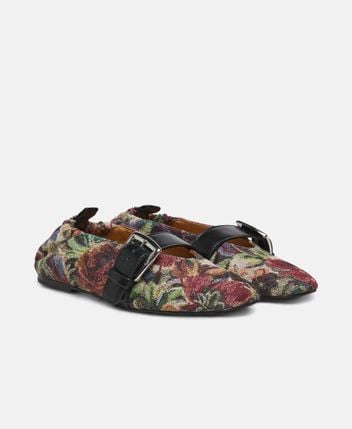 Ballerina flat with straps