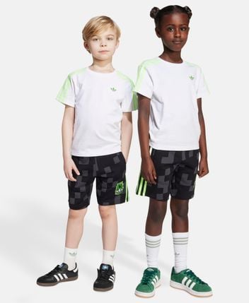 Set of t-shirts and shorts