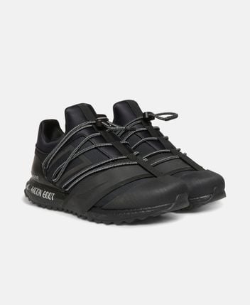 Training shoes