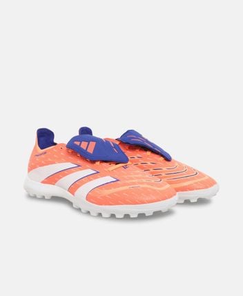 Football boots Predator league