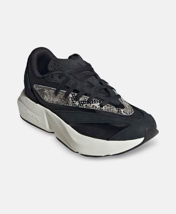 Sports shoes