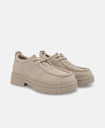 Lace-up shoes