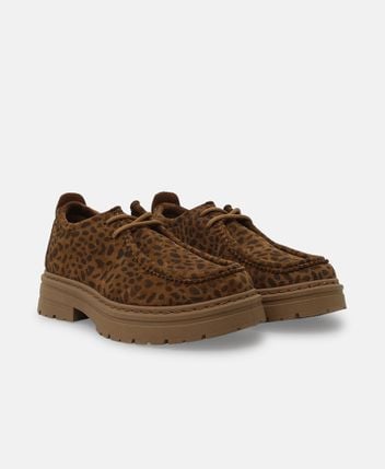 Lace-up shoes