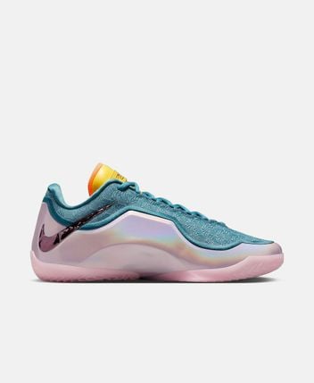 Basketball shoes Lebron Xxii