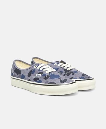 Sneakers Authentic