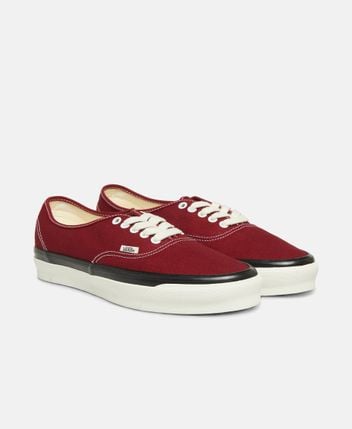 Sneakers Authentic