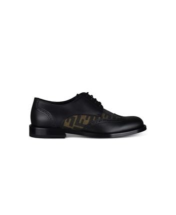 Lace-up shoes