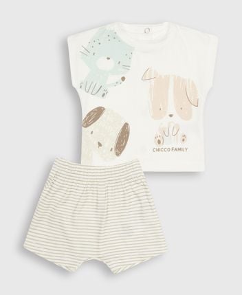 T-shirt and shorts set