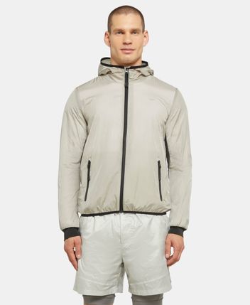 Wind breaker Snap