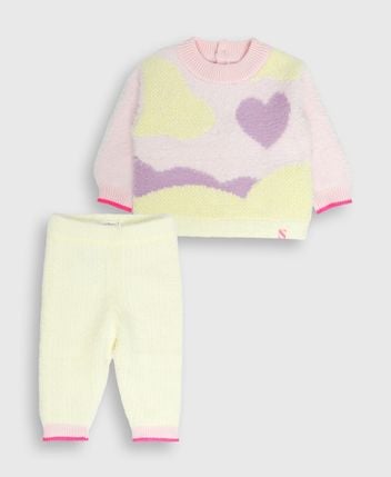 Pullover and trouser set