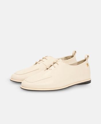 Lace-up shoes
