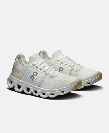 Running shoes Cloudswift 4