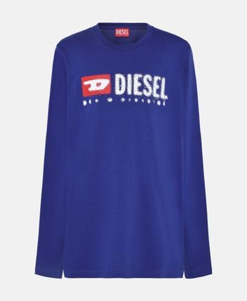 Long-sleeved top